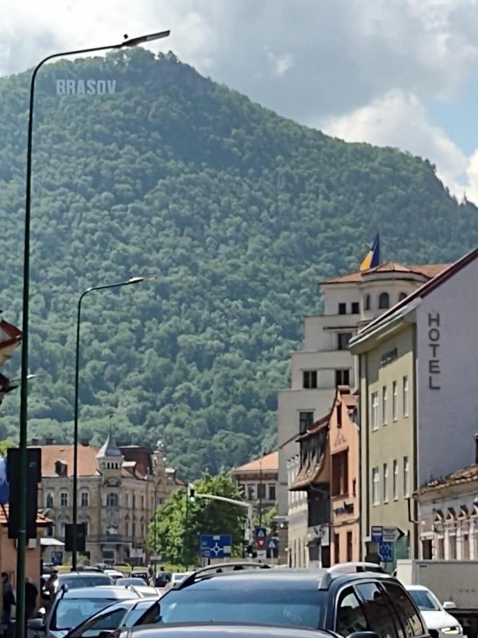 Piata Sfatului Brassai Plus - Annastasia'S Studio Brasov Ngoại thất bức ảnh
