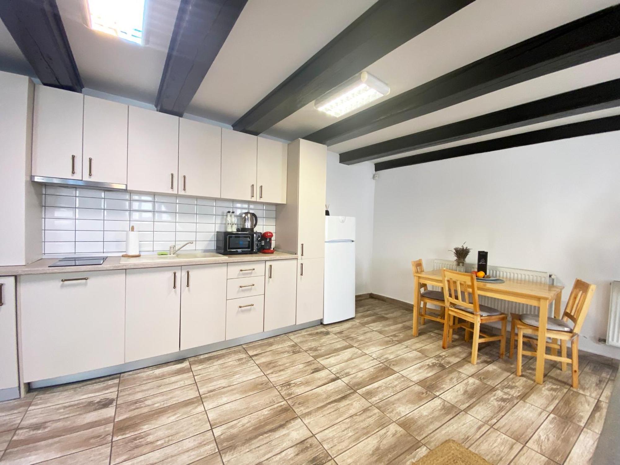 Piata Sfatului Brassai Plus - Annastasia'S Studio Brasov Ngoại thất bức ảnh