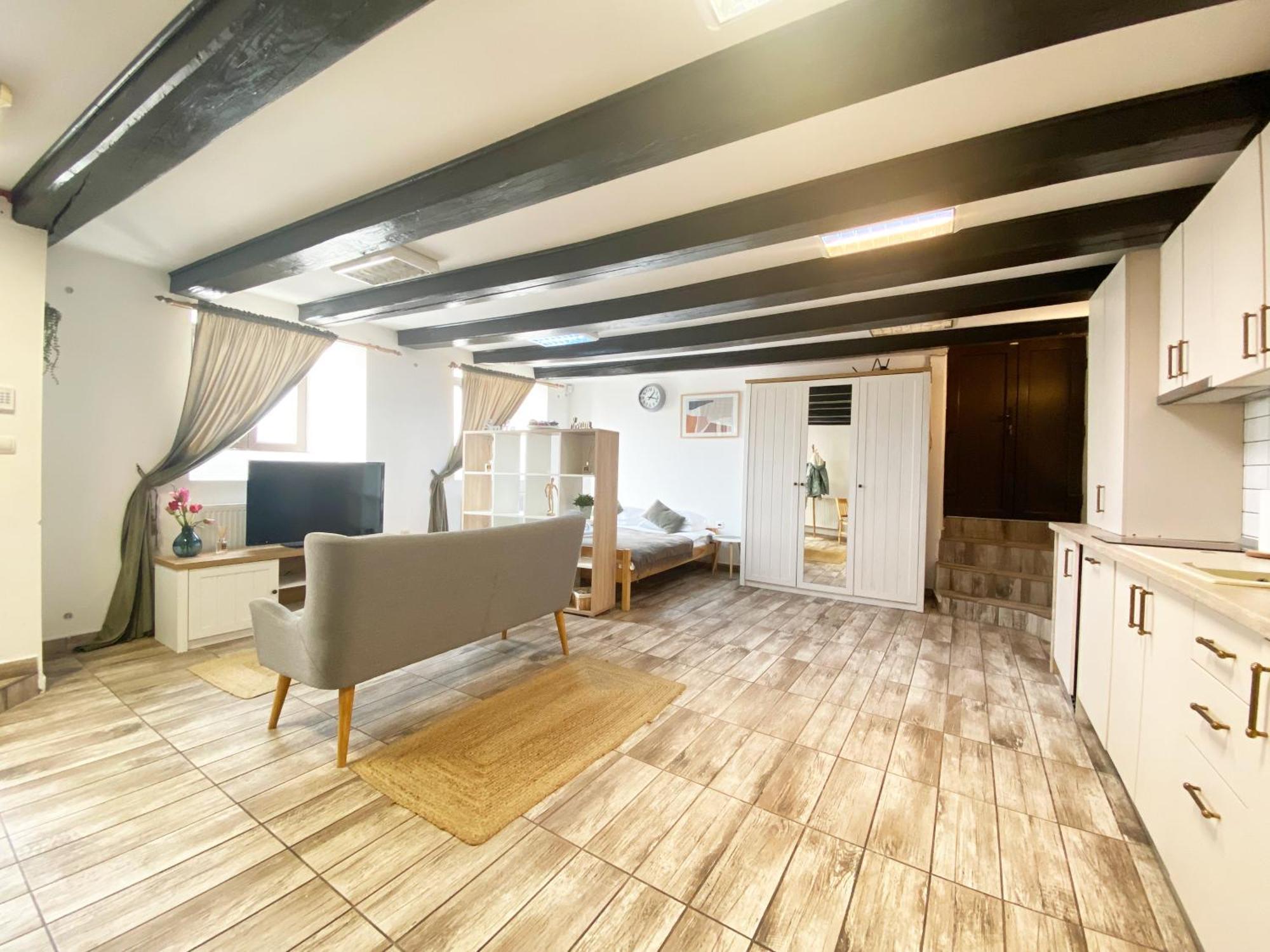 Piata Sfatului Brassai Plus - Annastasia'S Studio Brasov Ngoại thất bức ảnh